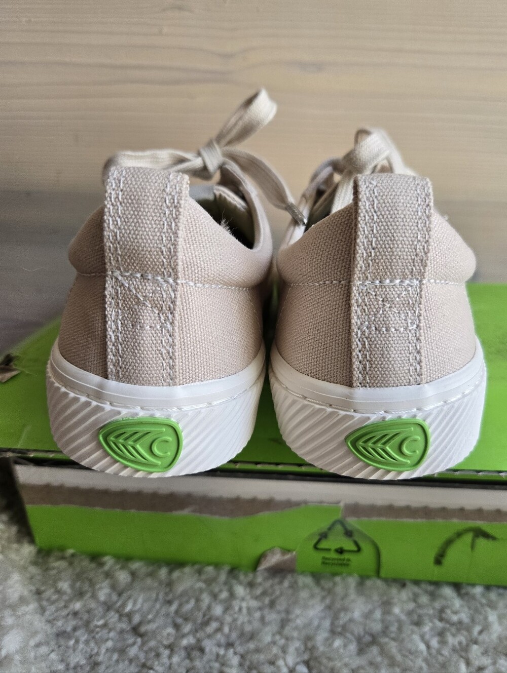 NWT Cariuma X Pantone OCA Low Canvas Sneakers in French Oak / Tan Beige 8.5 - Picture 5 of 7